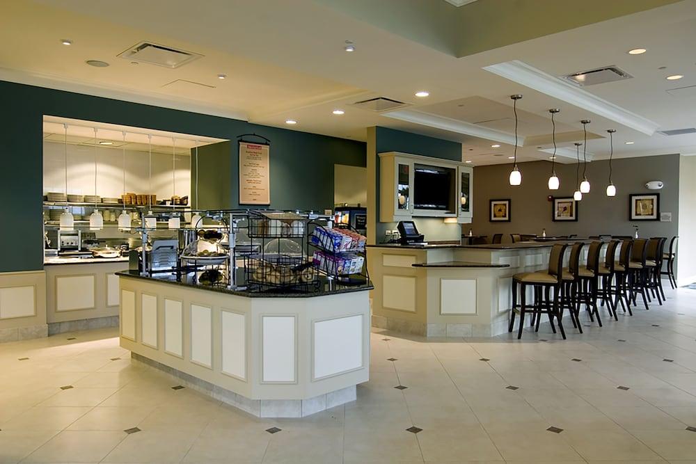 Hilton Garden Inn Detroit/Novi Restoran gambar